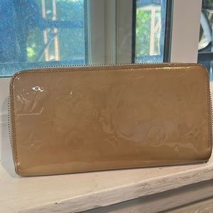 Authentic Louis Vuitton Vernis Mono Zippy Long Wallet 7.5in x 4in Cert Included
